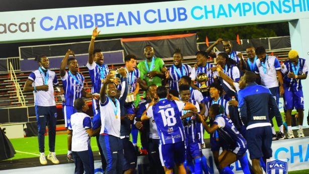 CFU CHAMPIONSHIP : AVEC UN STEVE SANON DE GALA, LE VIEUX TIGRE PREND LE TRÔNE