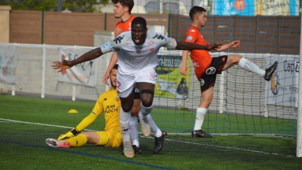 FOOTBALL- NATIONAL 2: MONDY PRUNIER À NOUVEAU BUTEUR